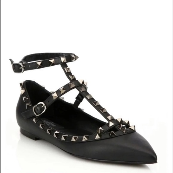 Valentino Shoes - Valentino Garavani
Noir Rockstuds Flat